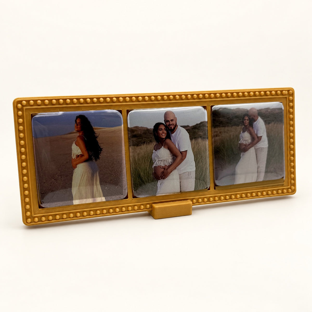 Cadre perlé YVAR pour 3 magnets photo, vue trois-quarts